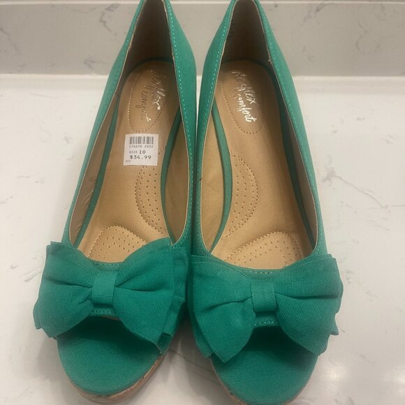 Green Peep-toe Wedge Shoes - Picture 1 of 5